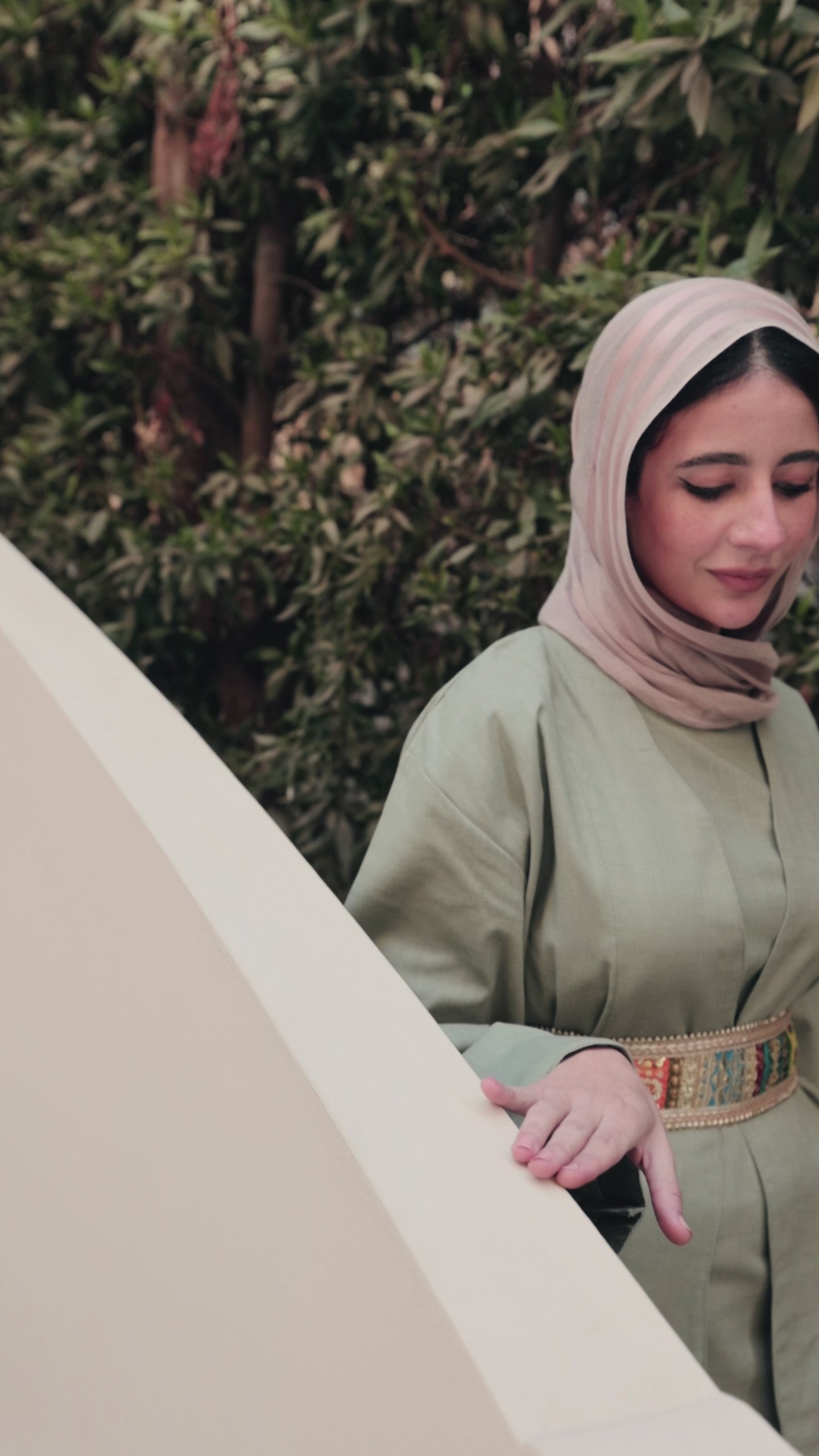 LINEN OLIVE KAFTAN WITH LINED BASIC